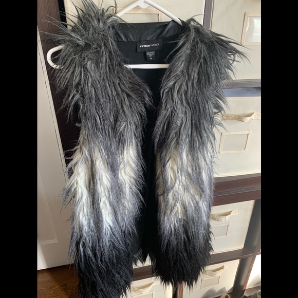 Faux Fur Vest - Picture 2 of 3
